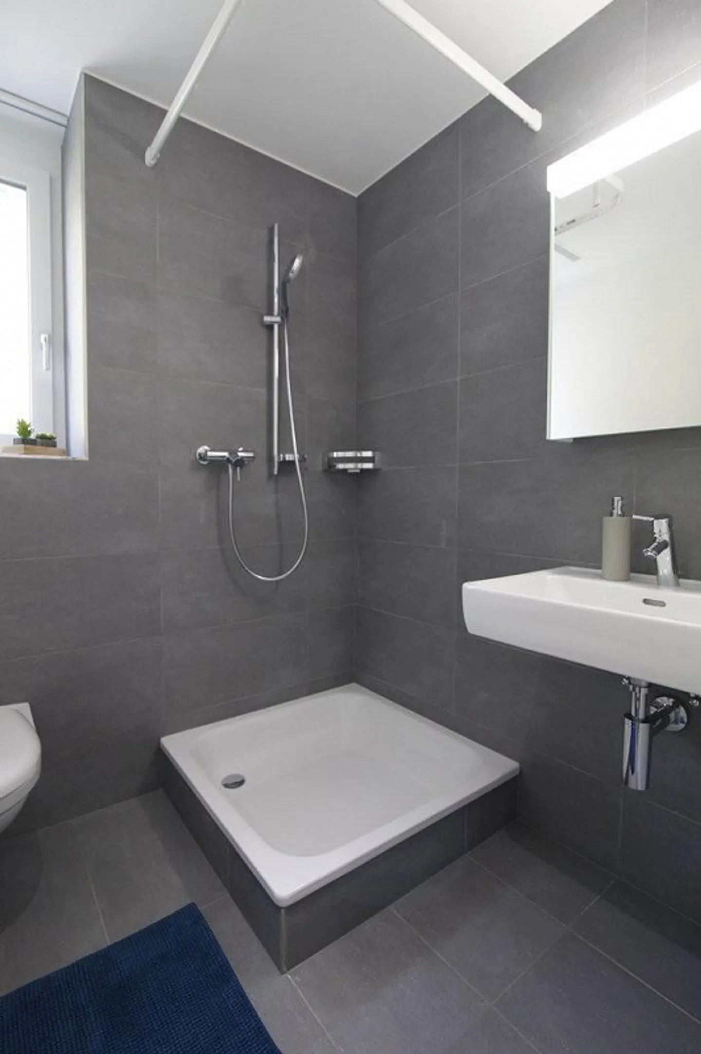 Appartamento moderno con grande balcone - Foto 5 di 8