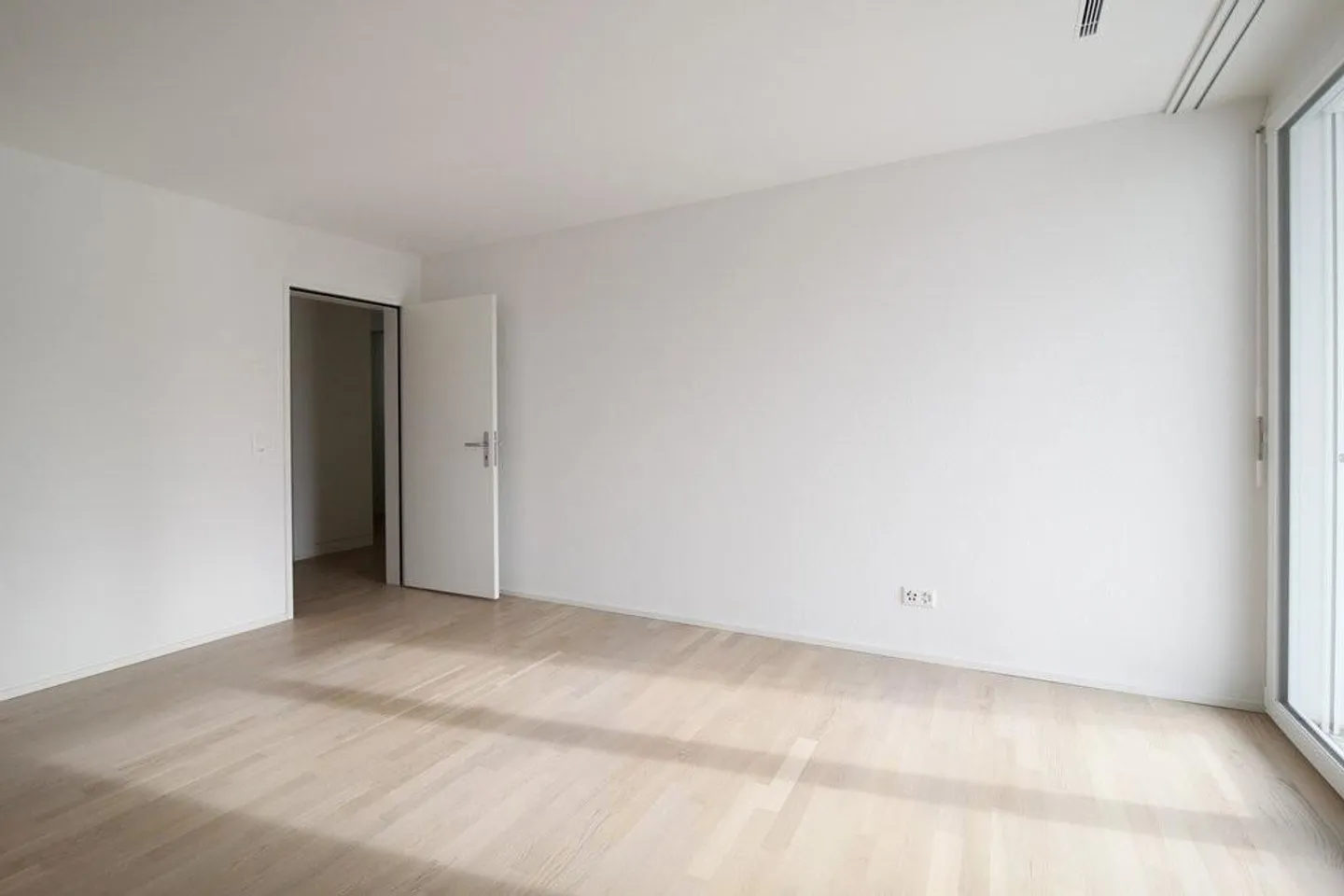 Appartamento moderno con grande balcone - Foto 6 di 8