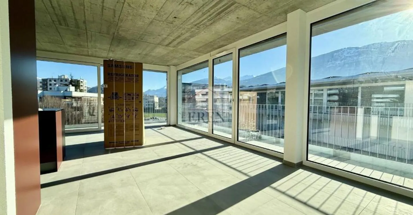 Magnifique attique avec terrasse panoramique - Photo 3 sur 12