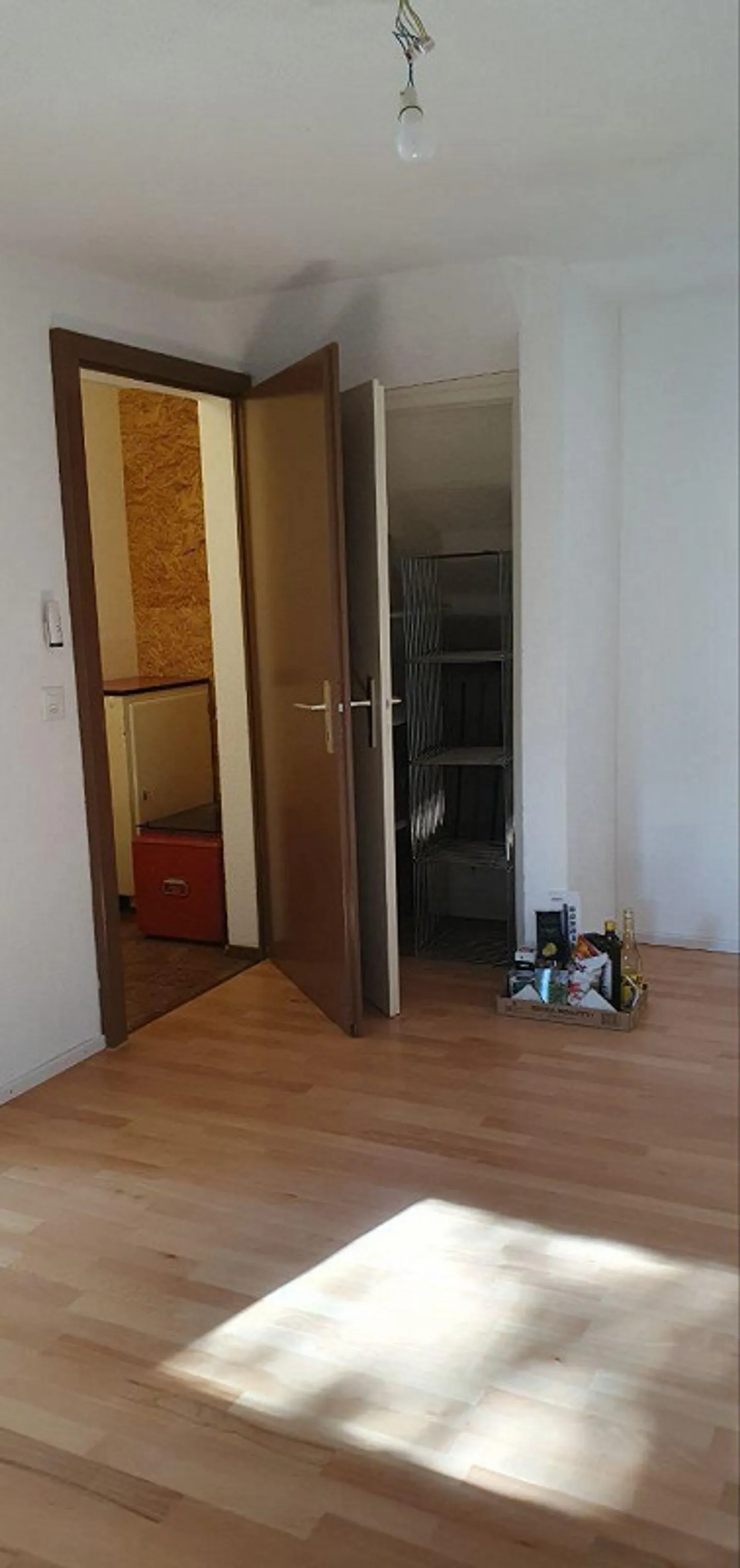 Erdige 2.5-Zimmerwohnung mit Weitblick - Foto 4 von 6