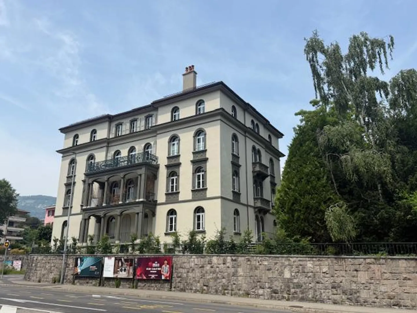 Vevey/Centro, appartamento luminoso, soffitti alti e ampio balcone - Foto 1 di 10