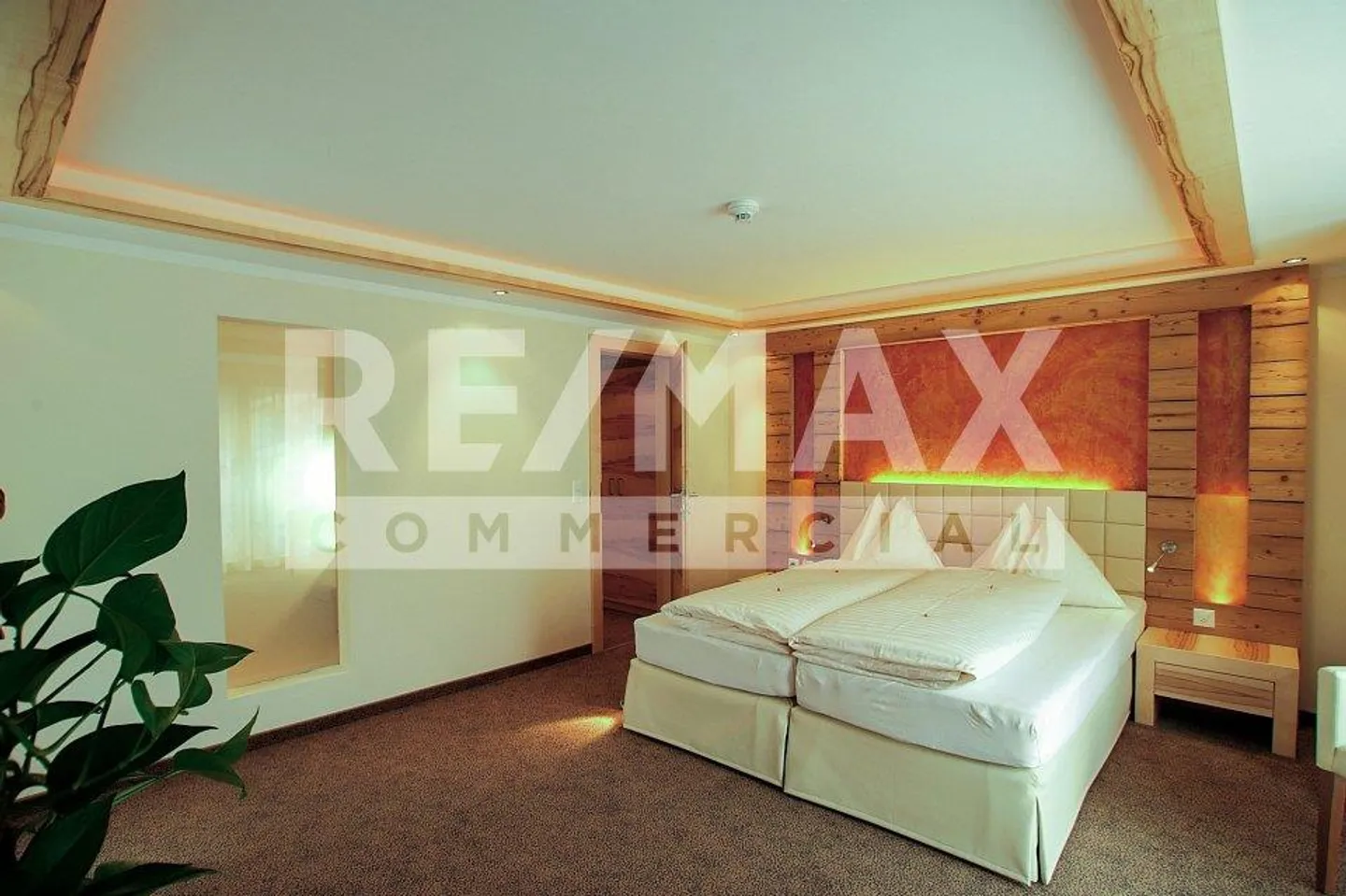 Top Business Property in Samnaun: 4-Star Hotel Garni and Tax-Free Shop - Photo 4 of 10
