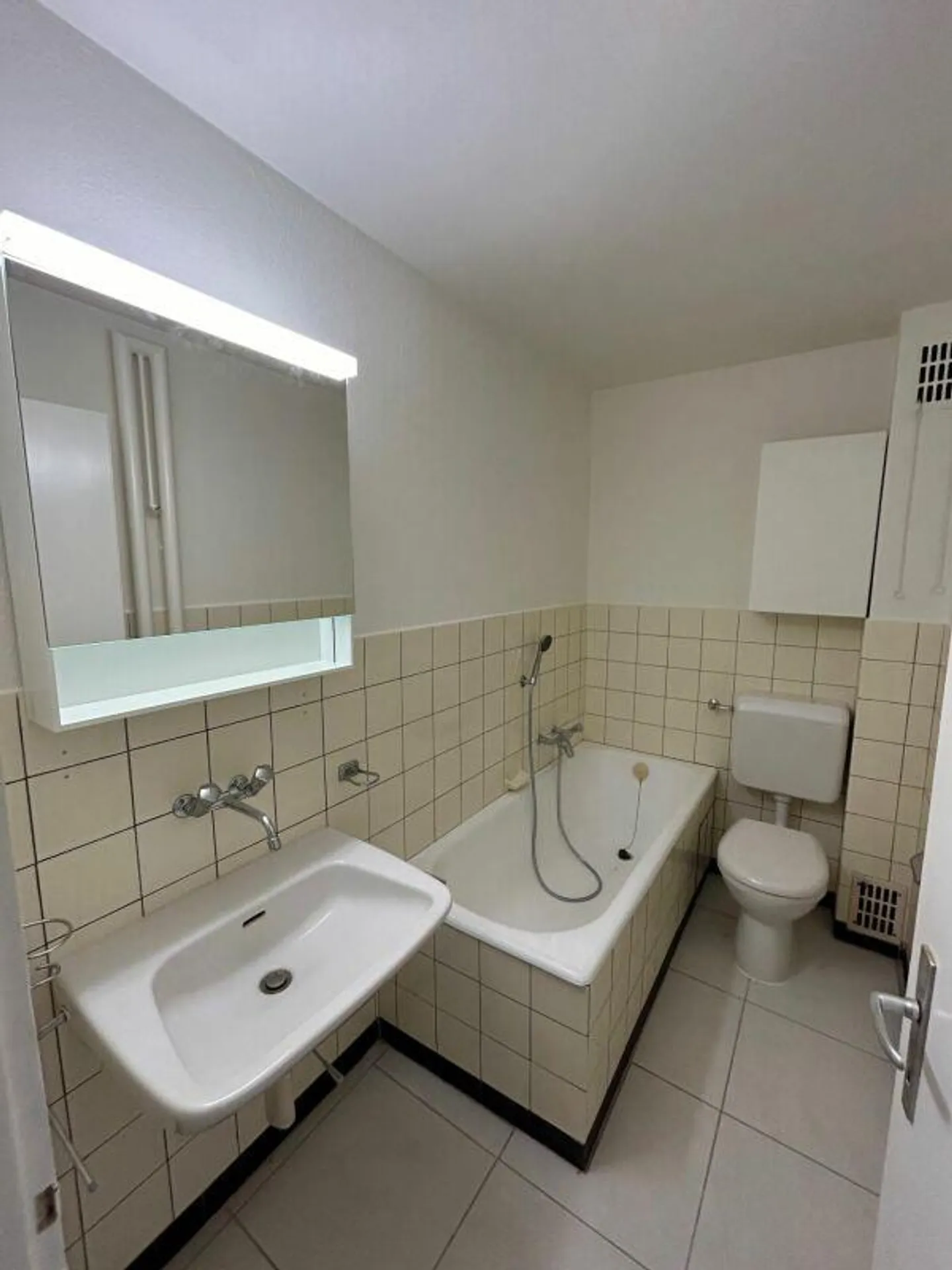 Appartement 3 pièces avec balcon - Photo 3 sur 7