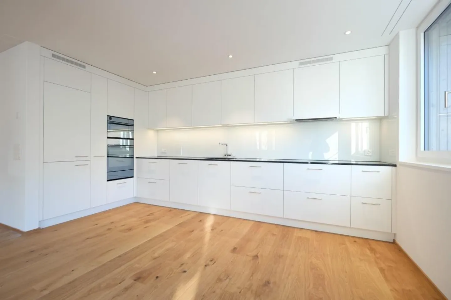 Appartement 4.5 pièces au 1er étage - Photo 1 sur 9