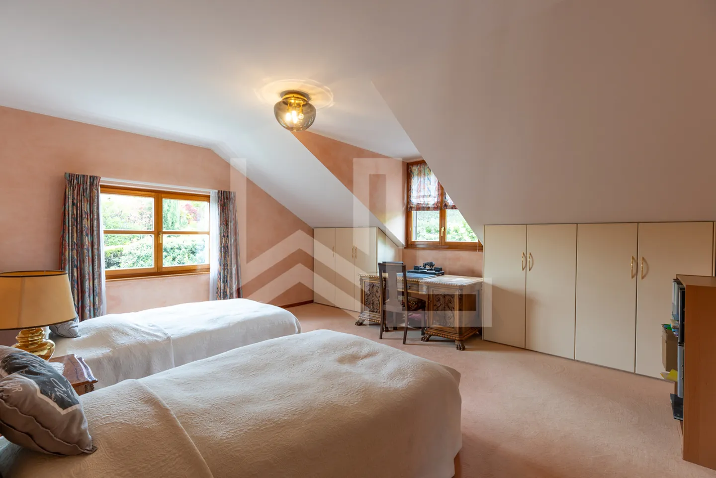 Villa mit atemberaubendem Blick auf die Küste, den See und die Alpen - Foto 12 von 24