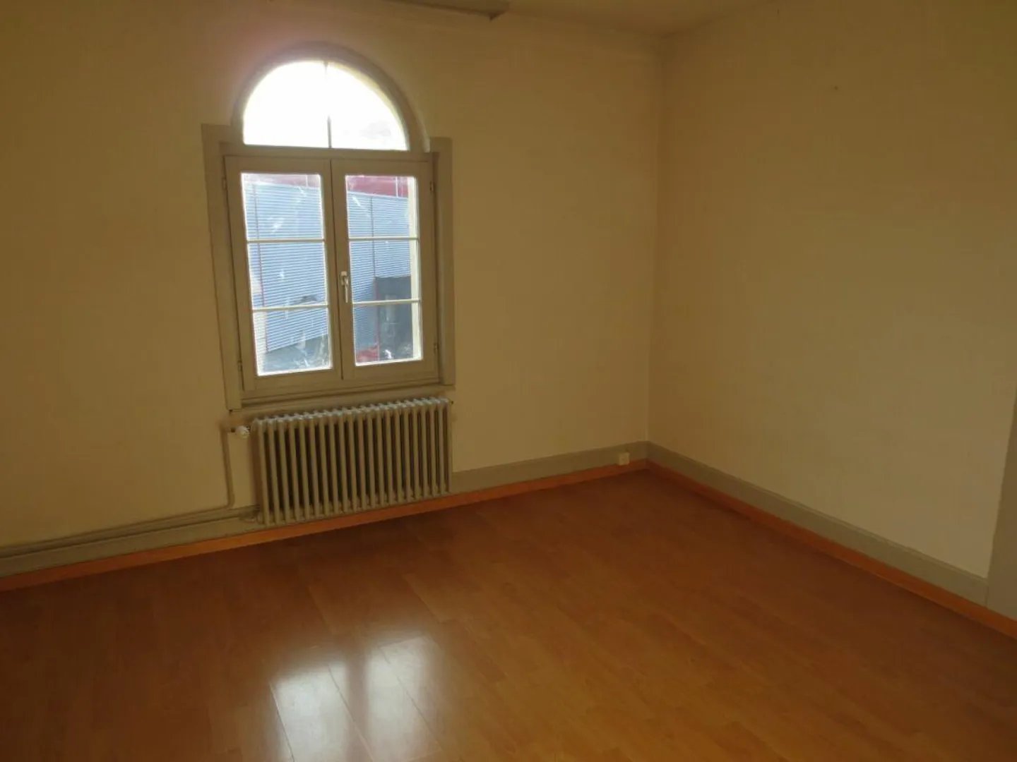 Appartement 4 pièces dans un emplacement central ! - Photo 5 sur 10