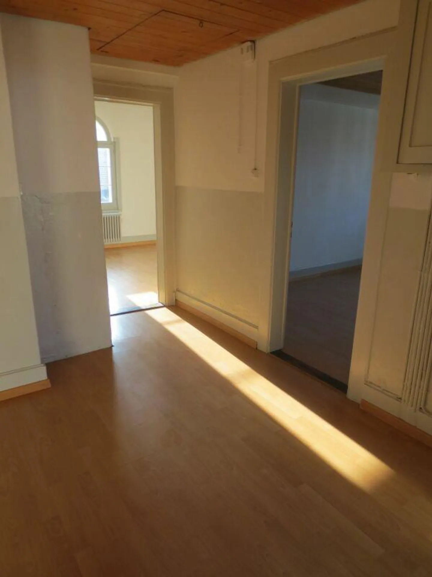 Appartement 4 pièces dans un emplacement central ! - Photo 6 sur 10