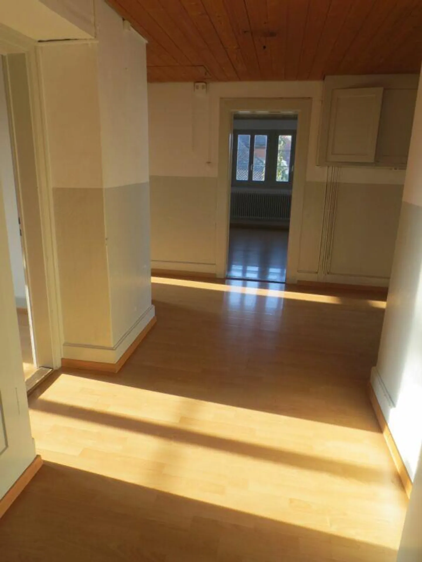 Appartement 4 pièces dans un emplacement central ! - Photo 7 sur 10