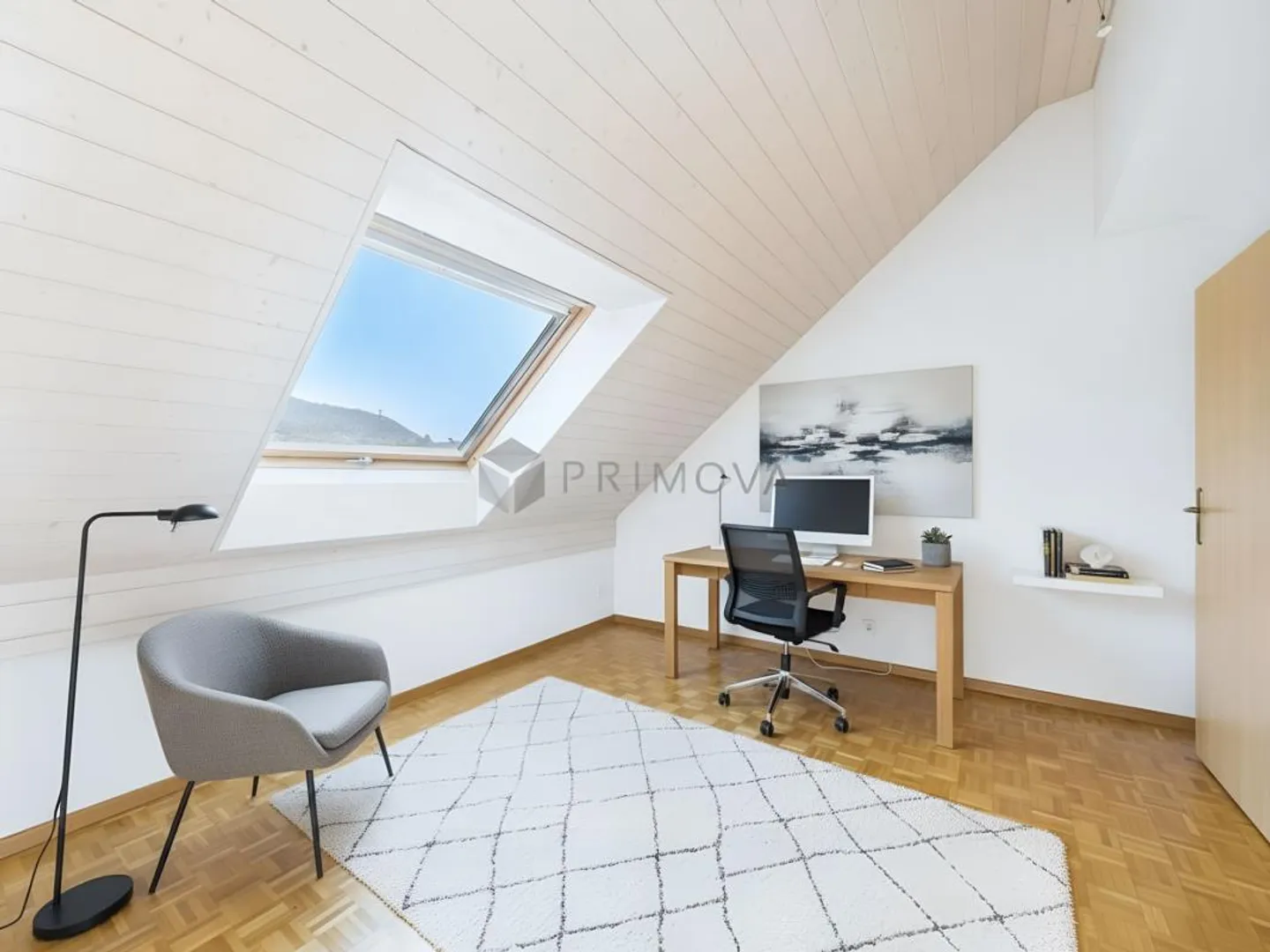 Geräumige Maisonette mit Balkon - Foto 4 von 12