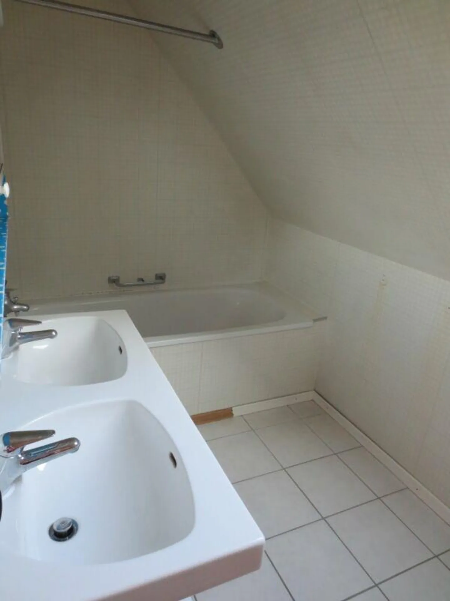Appartement 4 pièces dans un emplacement central ! - Photo 9 sur 10
