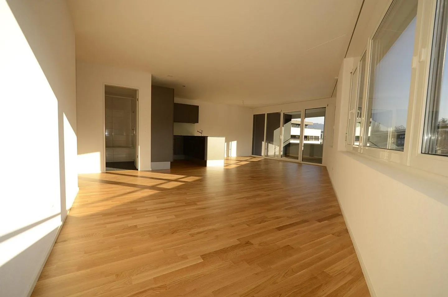 Open Living Space in Liebefeld - Photo 4 of 8