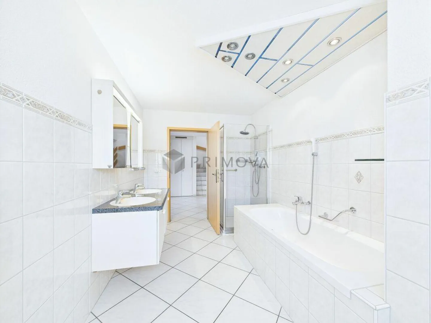 Geräumige Maisonette mit Balkon - Foto 9 von 12