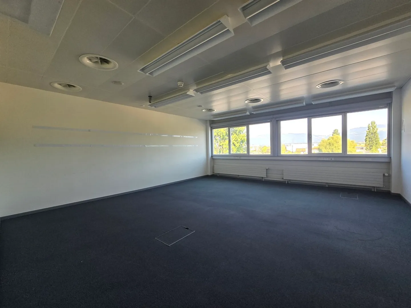 Bureau de 276m2 - Proximité autoroute/gare - Yverdon-les-Bains - Photo 4 sur 8