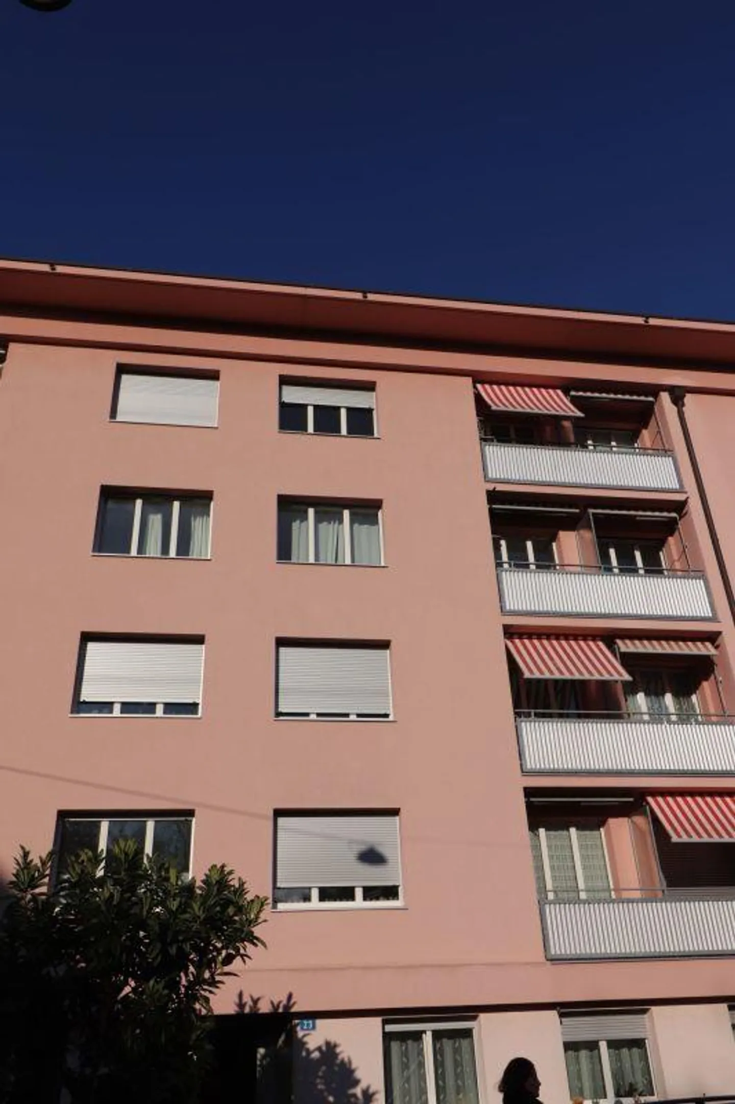 Luminoso appartamento di 3 stanze con balcone - Foto 1 di 5