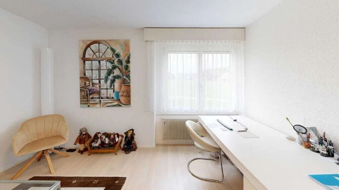 Appartement de jardin 3,5 pièces avec lumière et calme à Niederscherli - Photo 4 sur 13