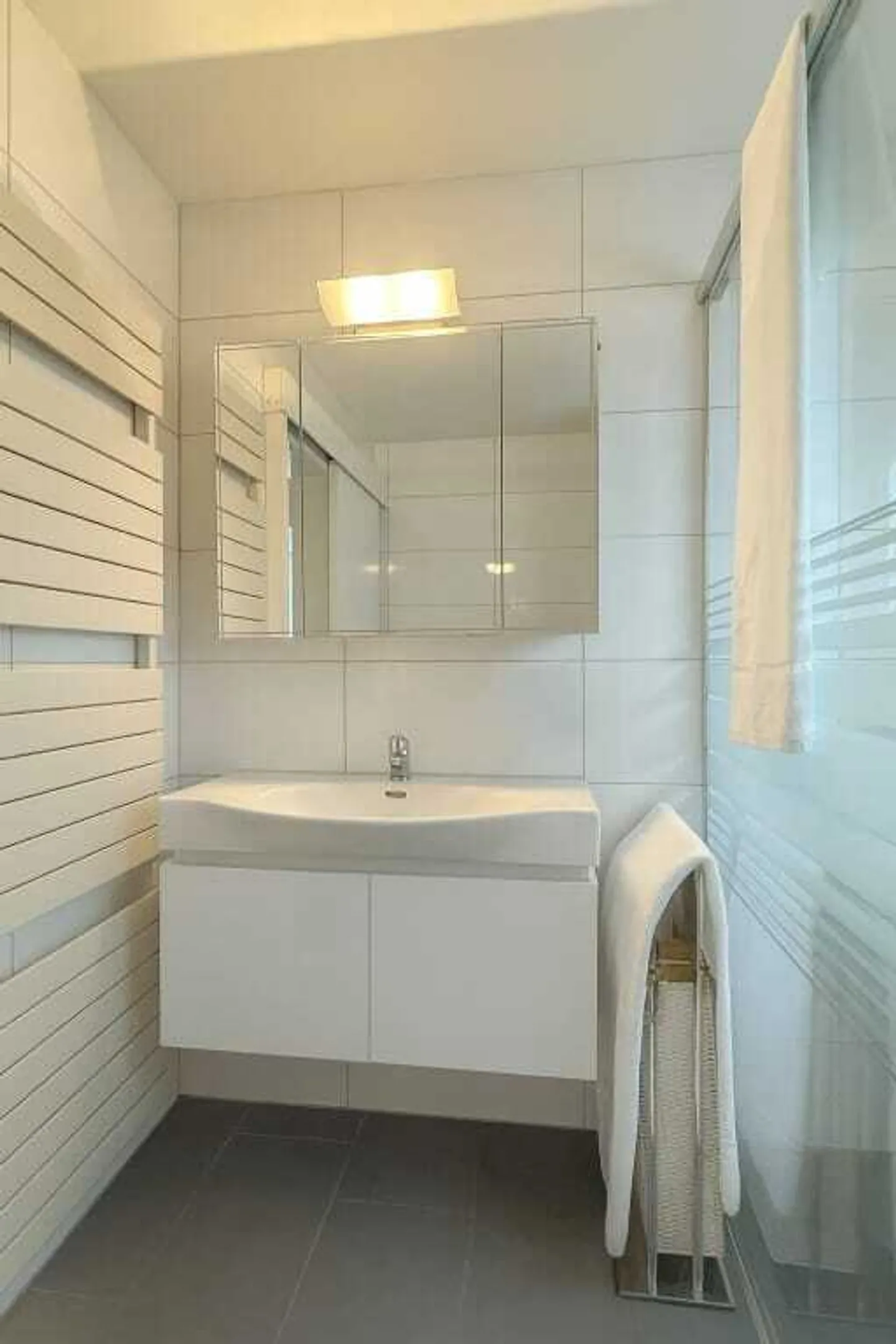 Appartement de jardin 3,5 pièces avec lumière et calme à Niederscherli - Photo 6 sur 13