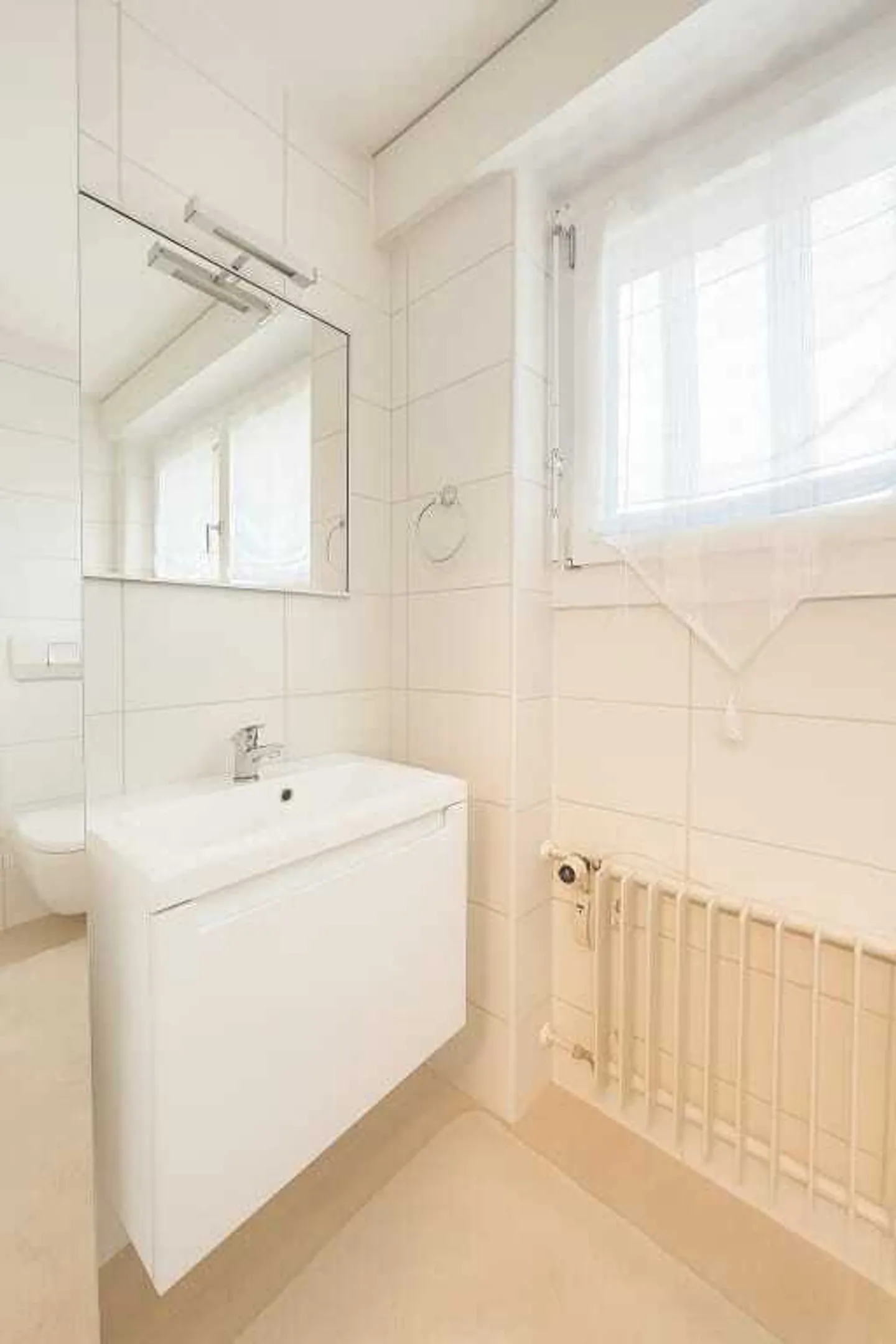 Appartement de jardin 3,5 pièces avec lumière et calme à Niederscherli - Photo 8 sur 13