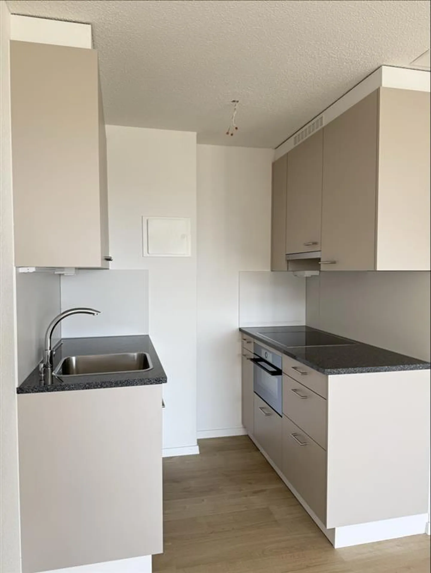 Modern Studio Apartment in Emmenbrücke - Photo 1 of 3