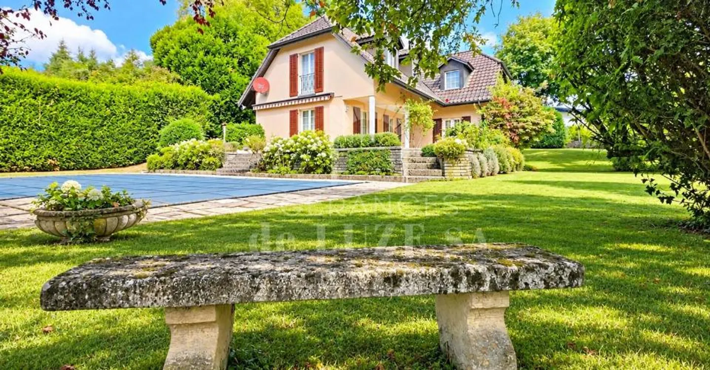 EN EXCLUSIVITE - Spacieuse villa individuelle familiale de 6 pièces - Photo 2 of 12
