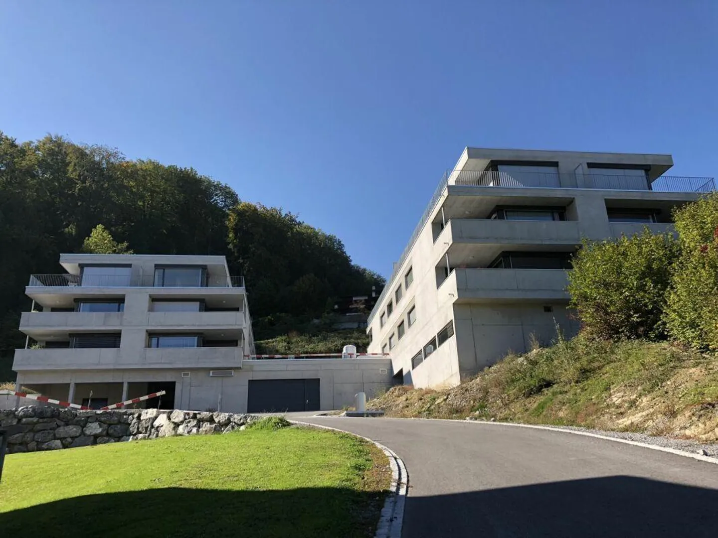 Appartamento luminoso di 3,5 stanze con vista! - Foto 1 di 15