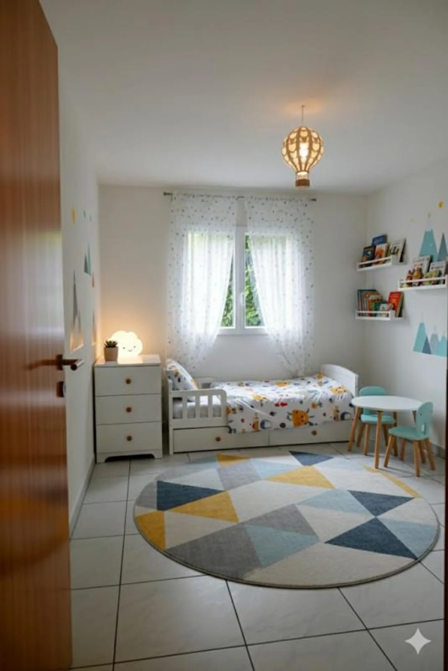 Beautiful apartment with 4.5 rooms on the ground floor, private garden and parking spaces - Photo 7 of 11