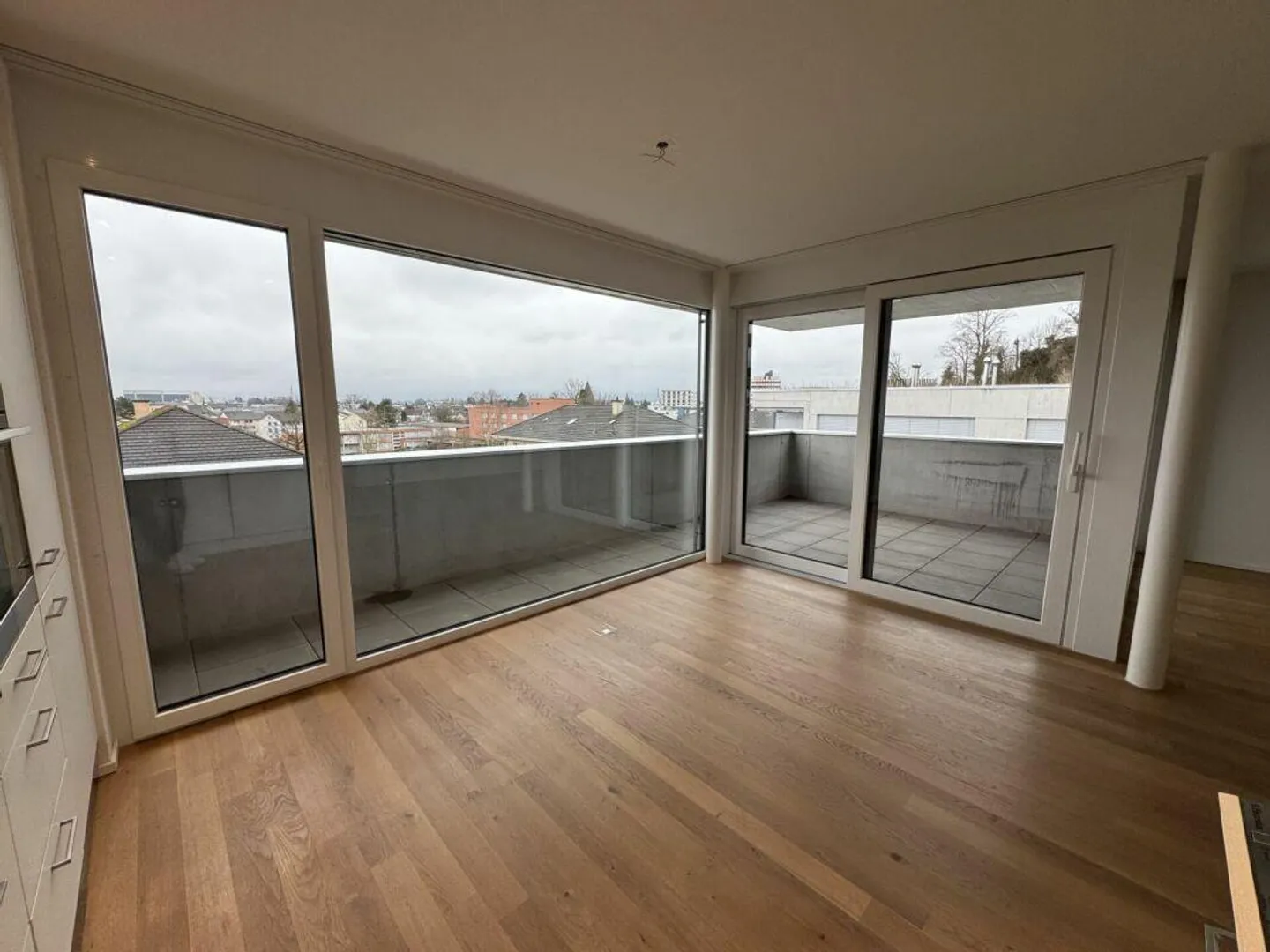 Appartamento luminoso di 3,5 stanze con vista! - Foto 4 di 15