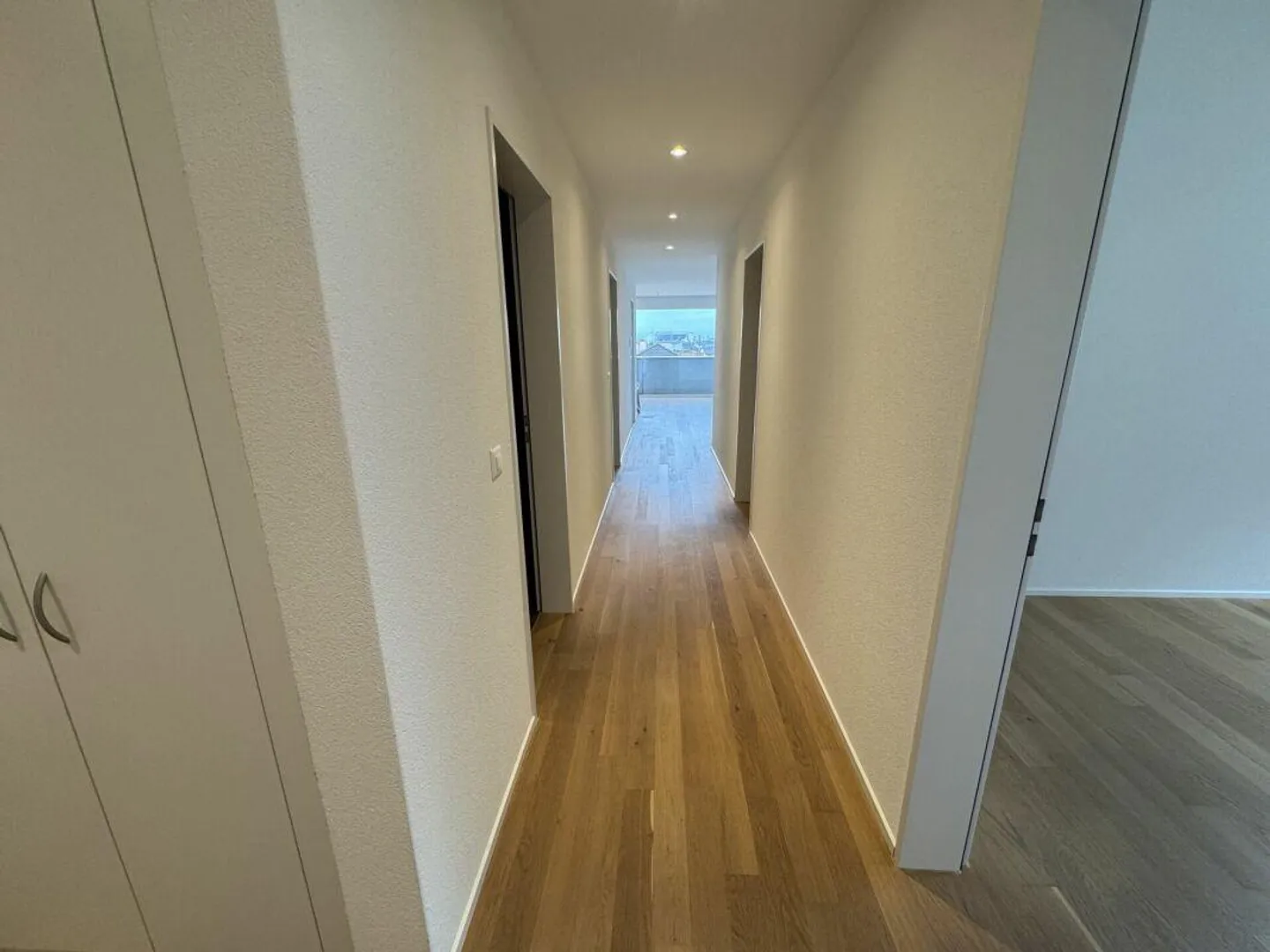 Appartamento luminoso di 3,5 stanze con vista! - Foto 7 di 15