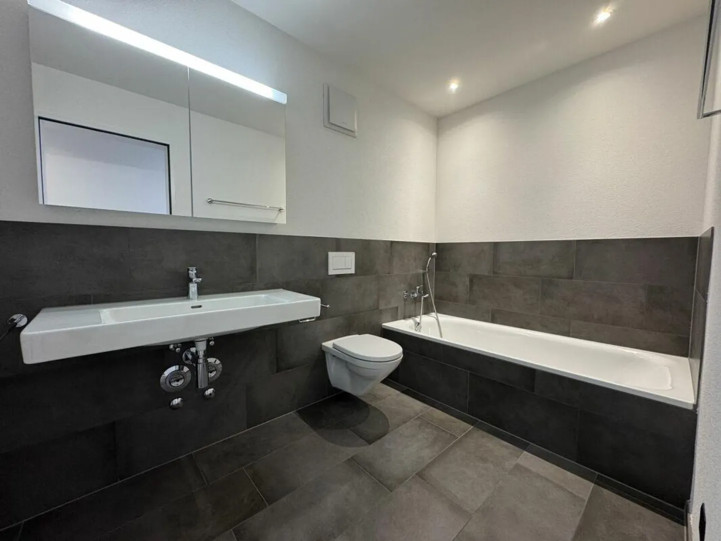 Appartamento luminoso di 3,5 stanze con vista! - Foto 11 di 15