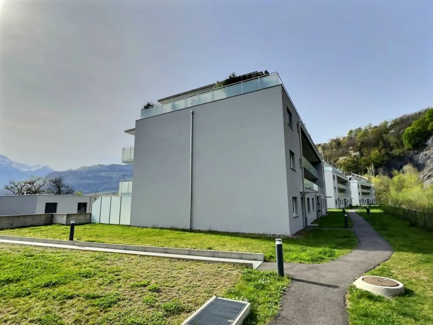 2,5p au rez avec grande terrasse - Foto 4 von 13