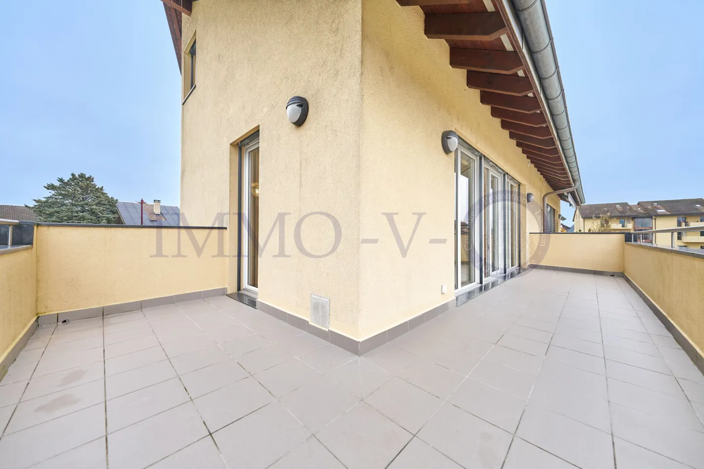 Apartment for rent - Photo 2 of 12