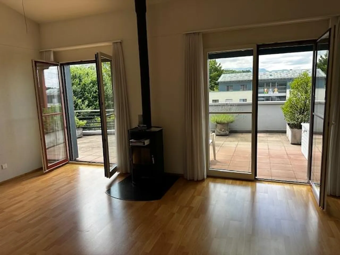 3.5 Room Attic Apartment in Ebikon - Photo 4 of 9