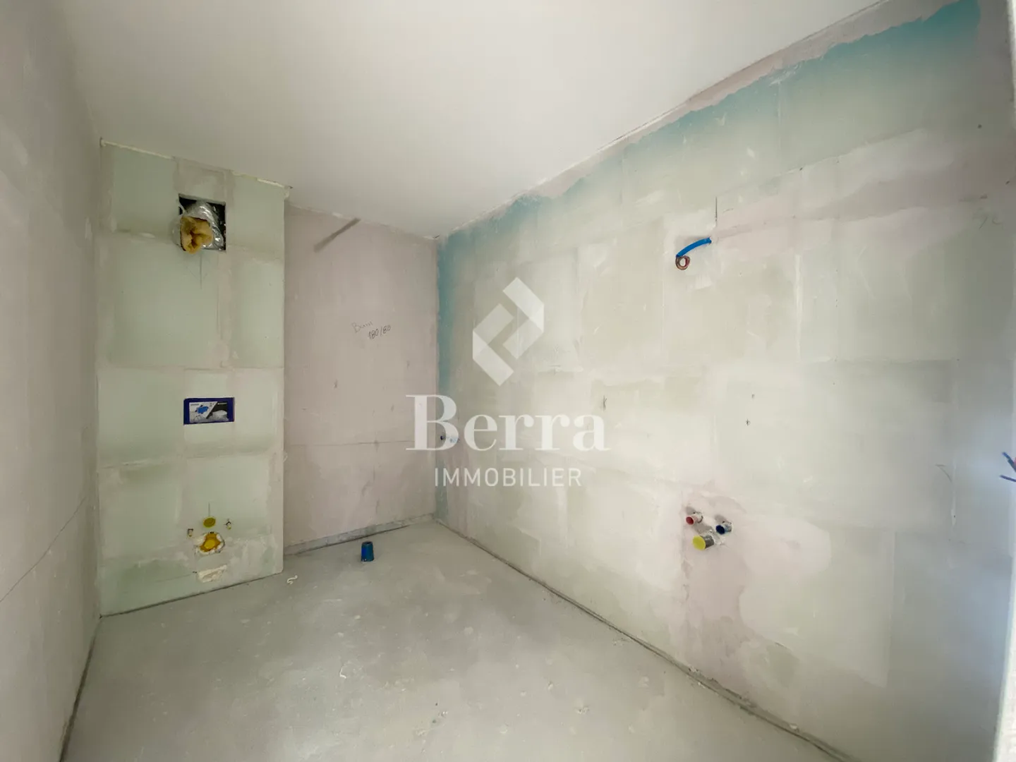 Neue angrenzende Villa mit 5,5 Zimmern verfügbar Ende April 2026 - Foto 7 von 13