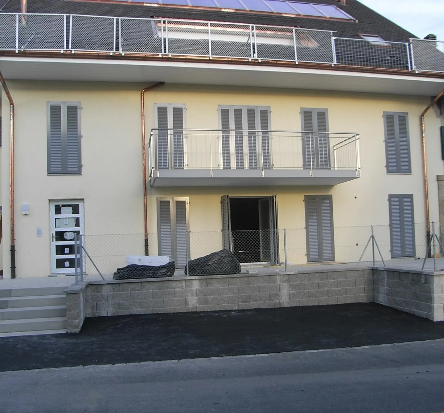 Aussenparkplatz im Zentrum - Foto 2 von 2