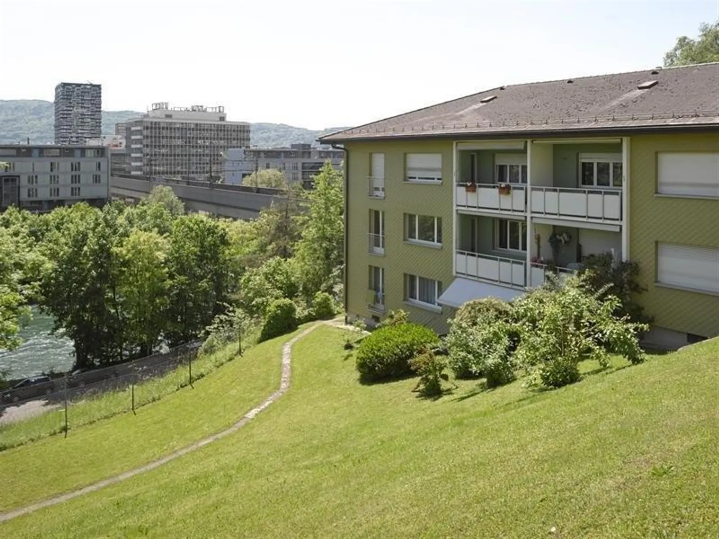 RENT WITHOUT DEPOSIT - Living by the Limmat (Limited until 30.06.2028) - Photo 1 of 6