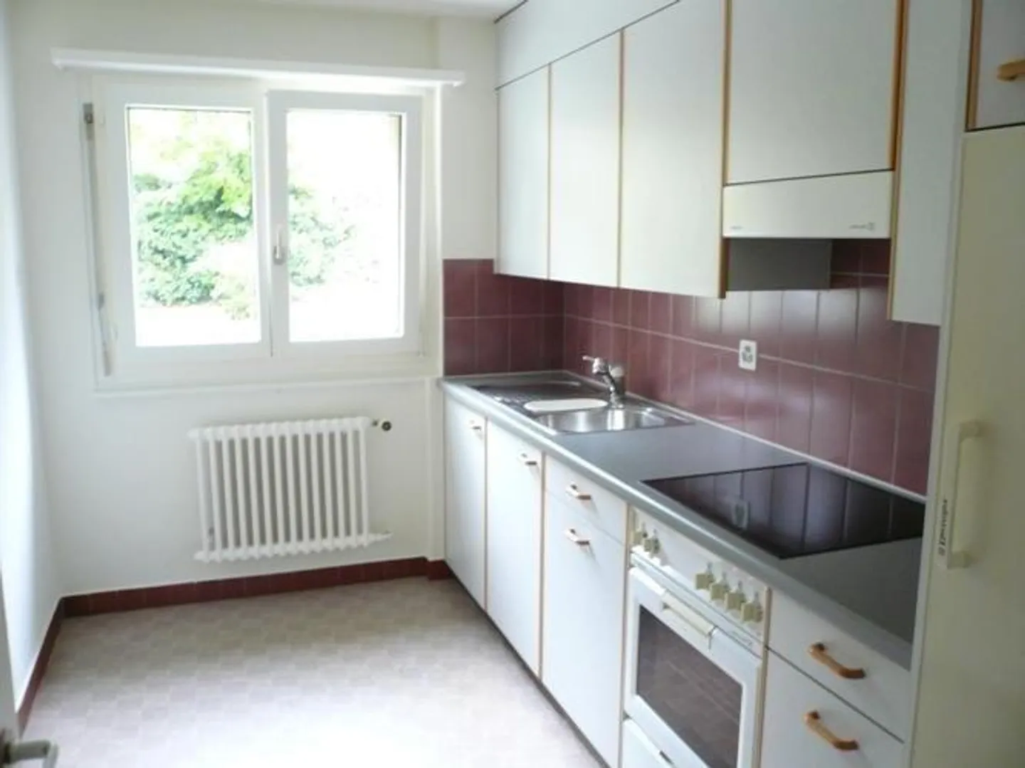 RENT WITHOUT DEPOSIT - Living by the Limmat (Limited until 30.06.2028) - Photo 2 of 6