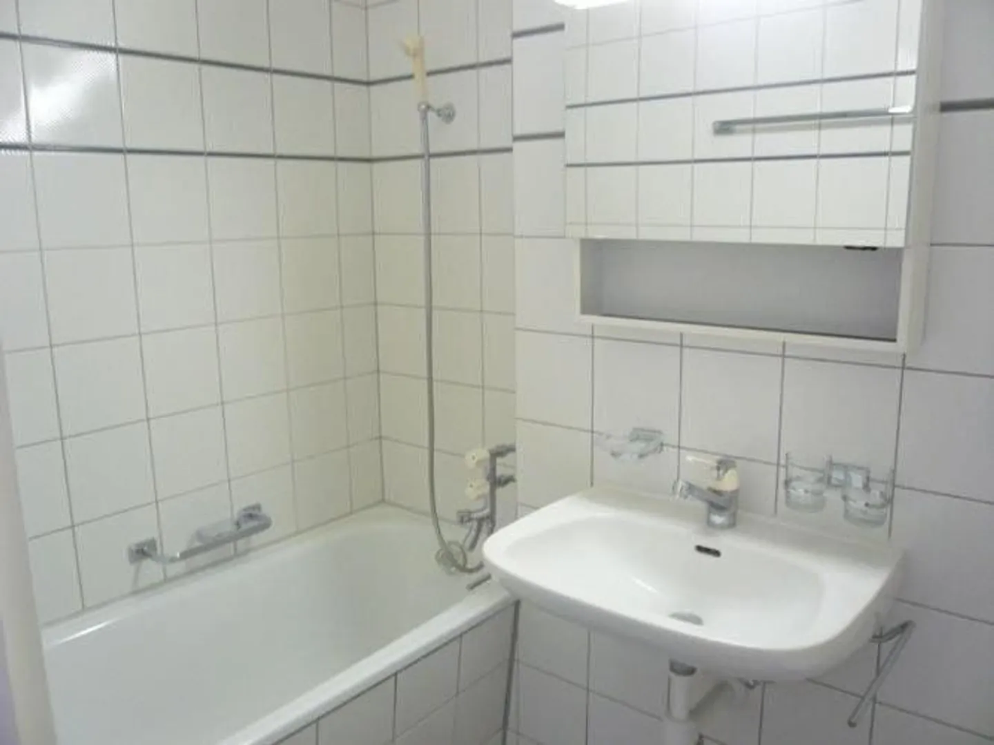 RENT WITHOUT DEPOSIT - Living by the Limmat (Limited until 30.06.2028) - Photo 4 of 6