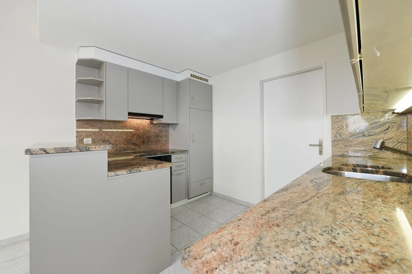 Charmant Appartement Sous Les Toits avec Vue sur Montagne - Photo 9 sur 19