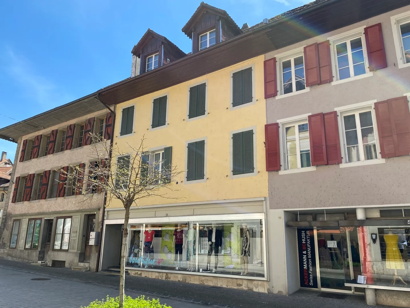 Mischgenutztes Gebäude kaufen - Foto 2 von 13