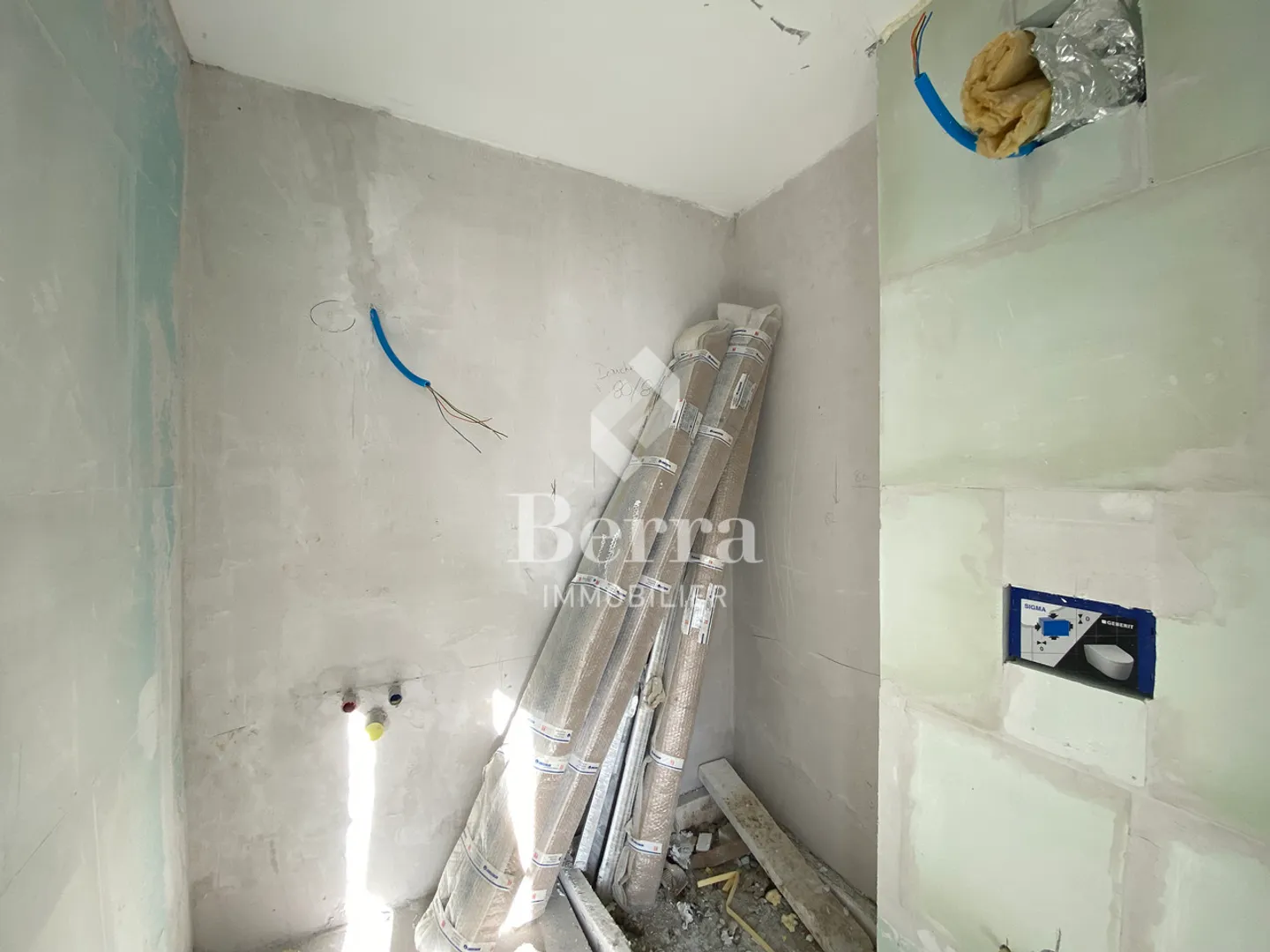 Neue angrenzende Villa mit 5,5 Zimmern verfügbar Ende April 2026 - Foto 10 von 13