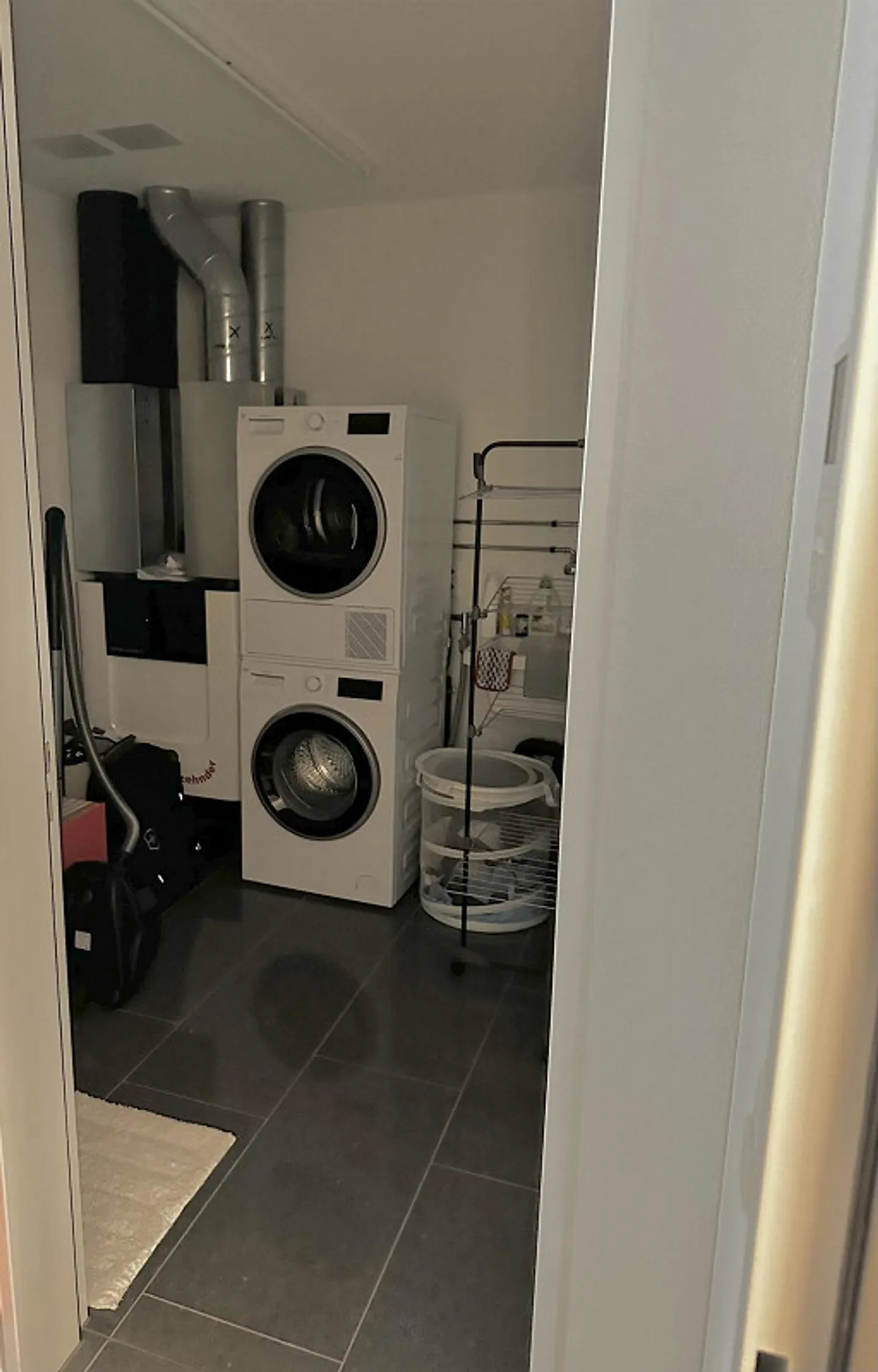 3.5 Room Rental Apartment in Obbürgen - Photo 7 of 10