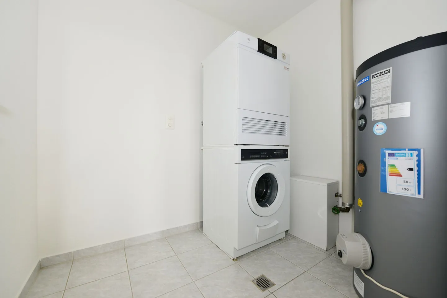 Charmant Appartement Sous Les Toits avec Vue sur Montagne - Photo 14 sur 19