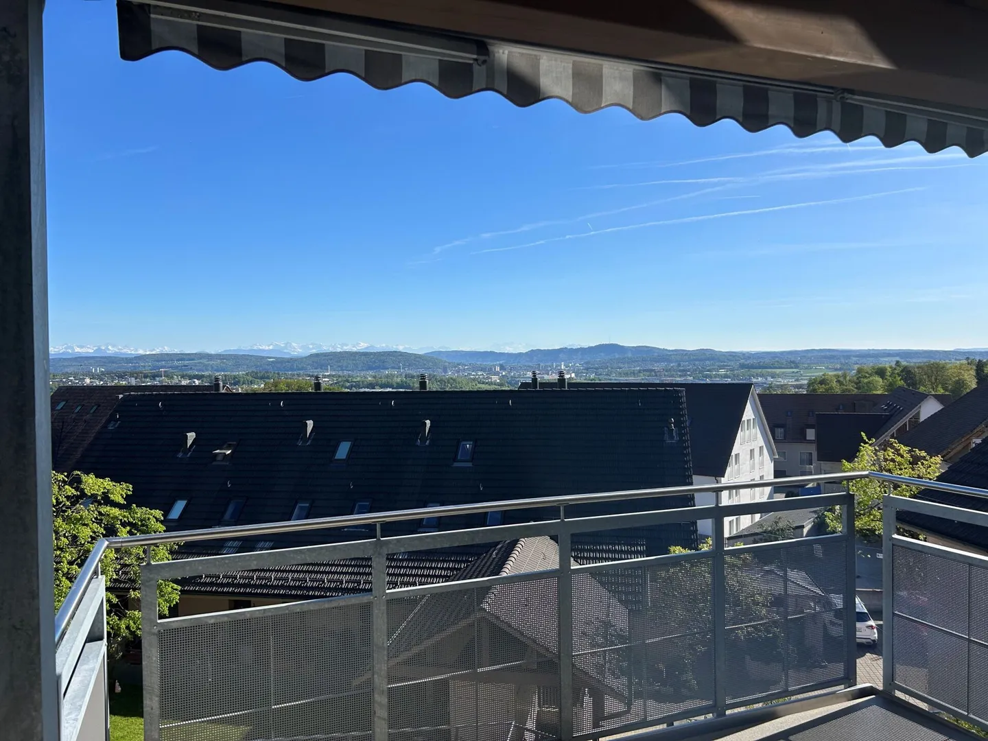 Charmant Appartement Sous Les Toits avec Vue sur Montagne - Photo 17 sur 19