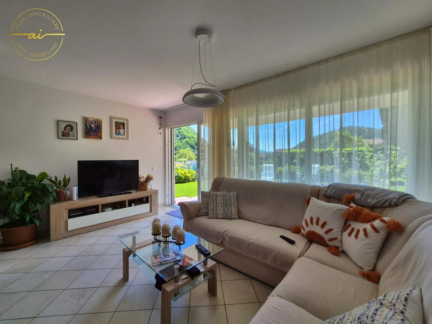Bella casa unifamiliare con grande giardino a Mezzovico - Foto 5 di 13