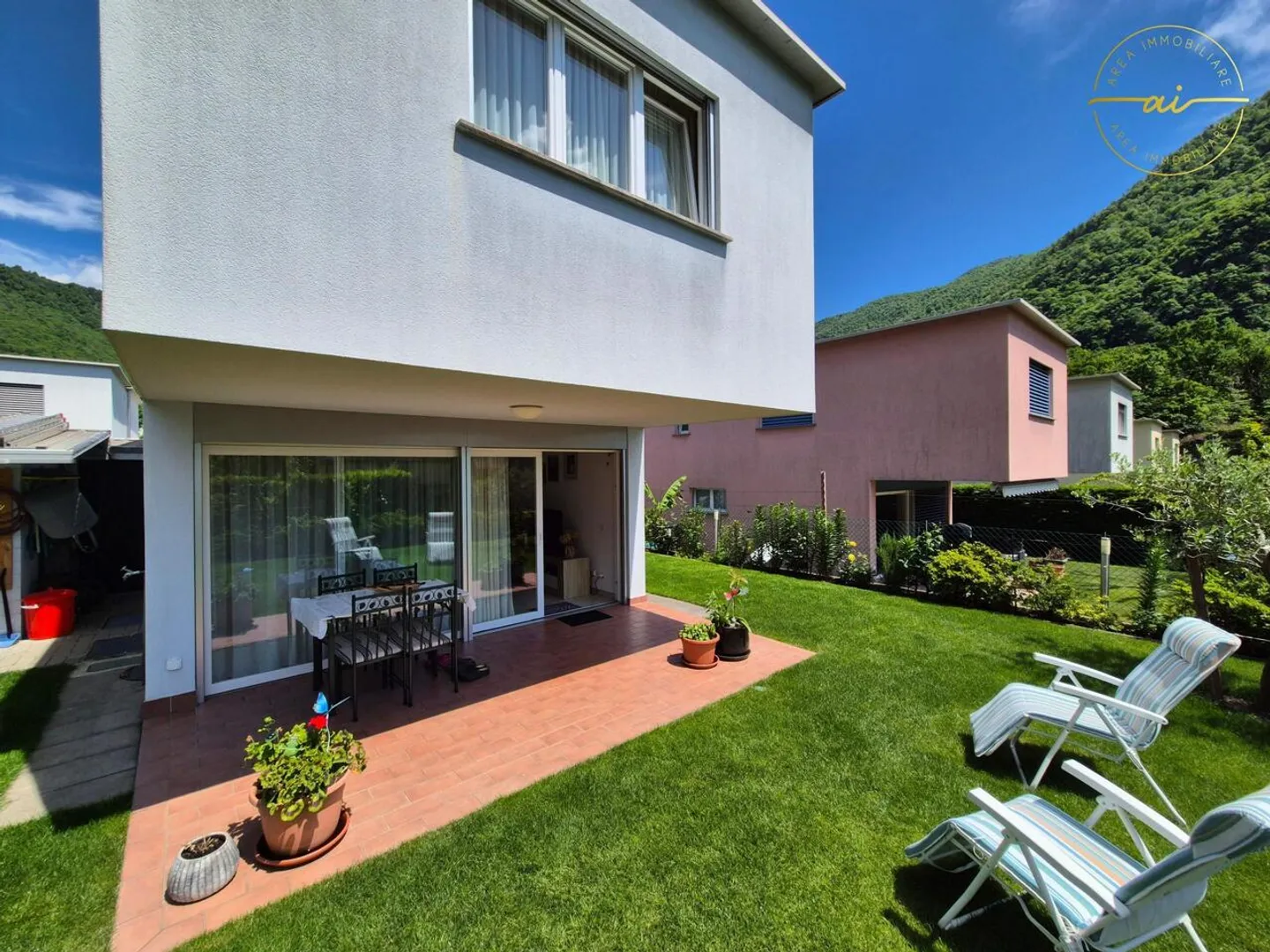 Bella casa unifamiliare con grande giardino a Mezzovico - Foto 4 di 13