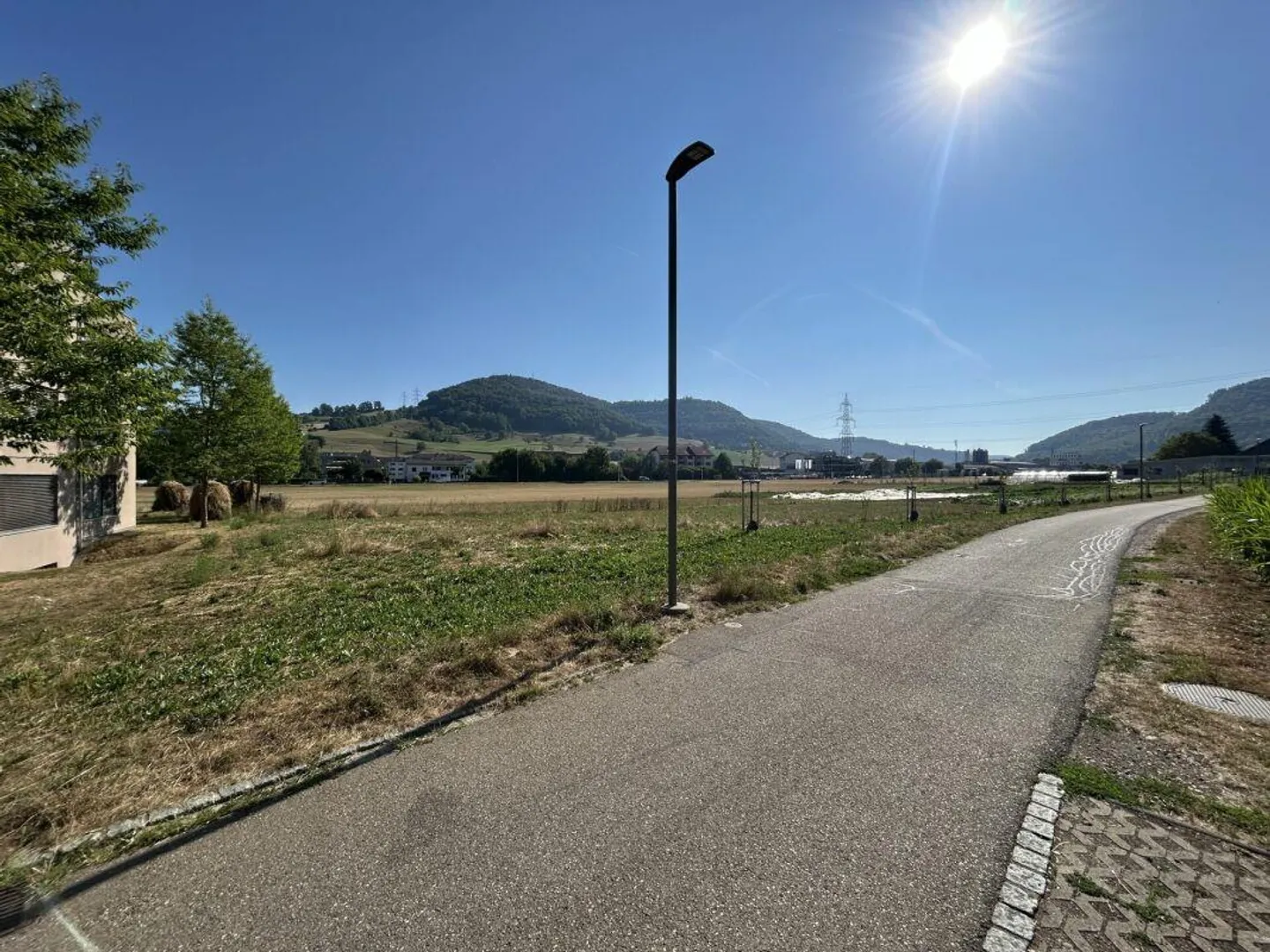 POSTI AUTO ESTERNI A FRICK - Foto 3 di 3