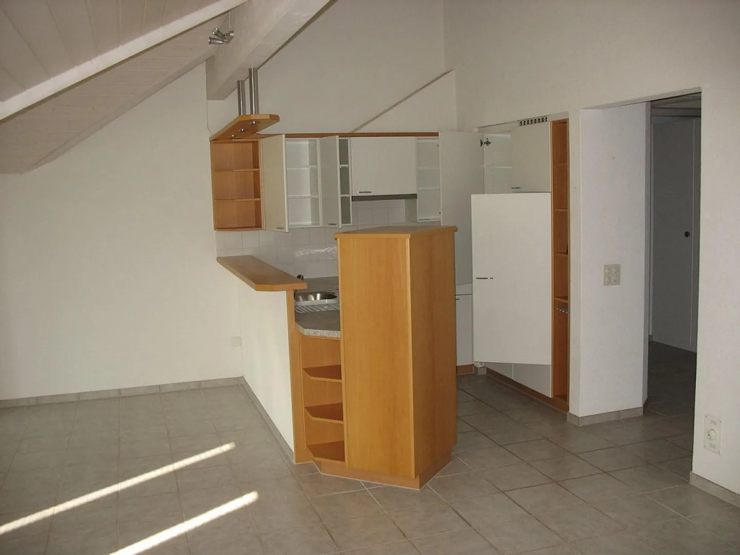 Appartamento attico attraente di 4,5 locali a Bennwil - Foto 2 di 13