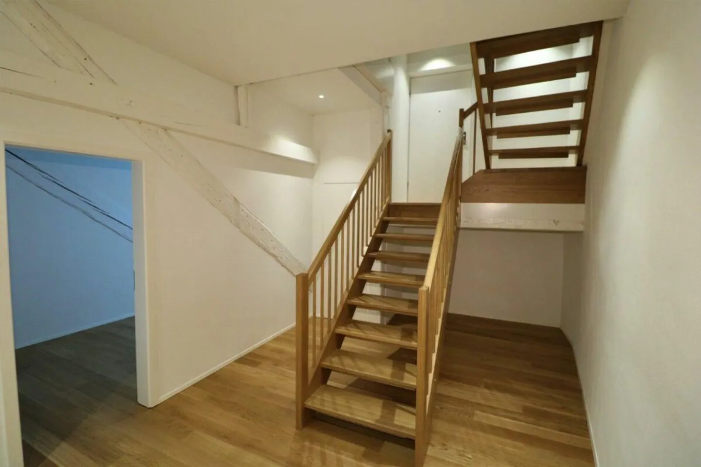 Maisonettewohnung mit grosser Dachterrasse inmitten der Altstadt - Foto 2 von 12