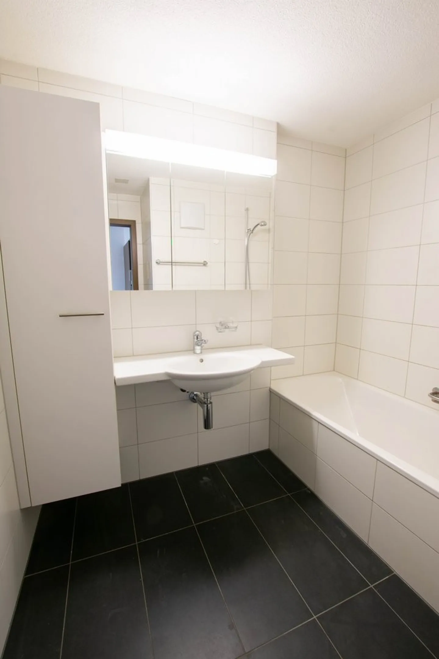 Appartamento di 4.5 locali ristrutturato in affitto! - Foto 3 di 9