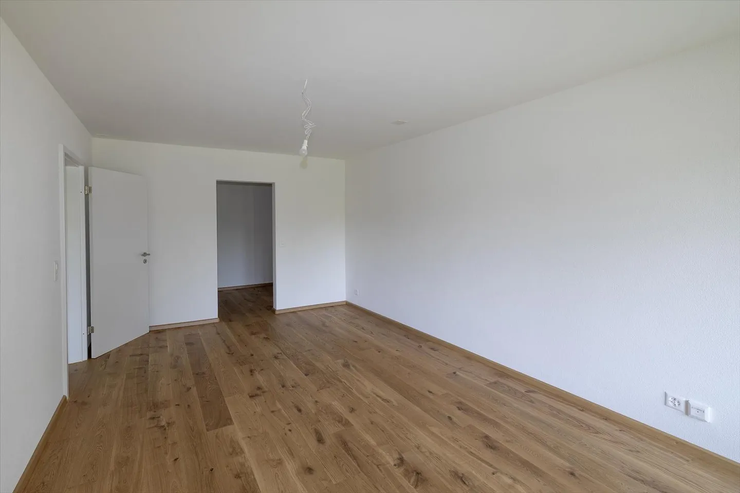 Qui ti trasferisci in un appartamento in cui nessuno ha mai vissuto - Foto 1 di 6