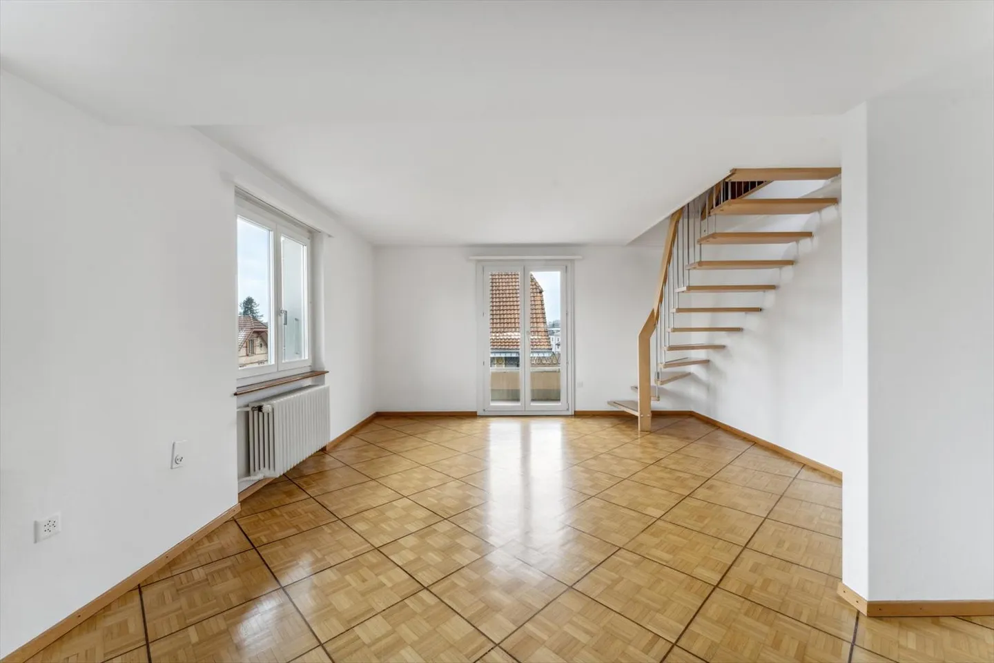 Living on 2 floors - Photo 2 of 10